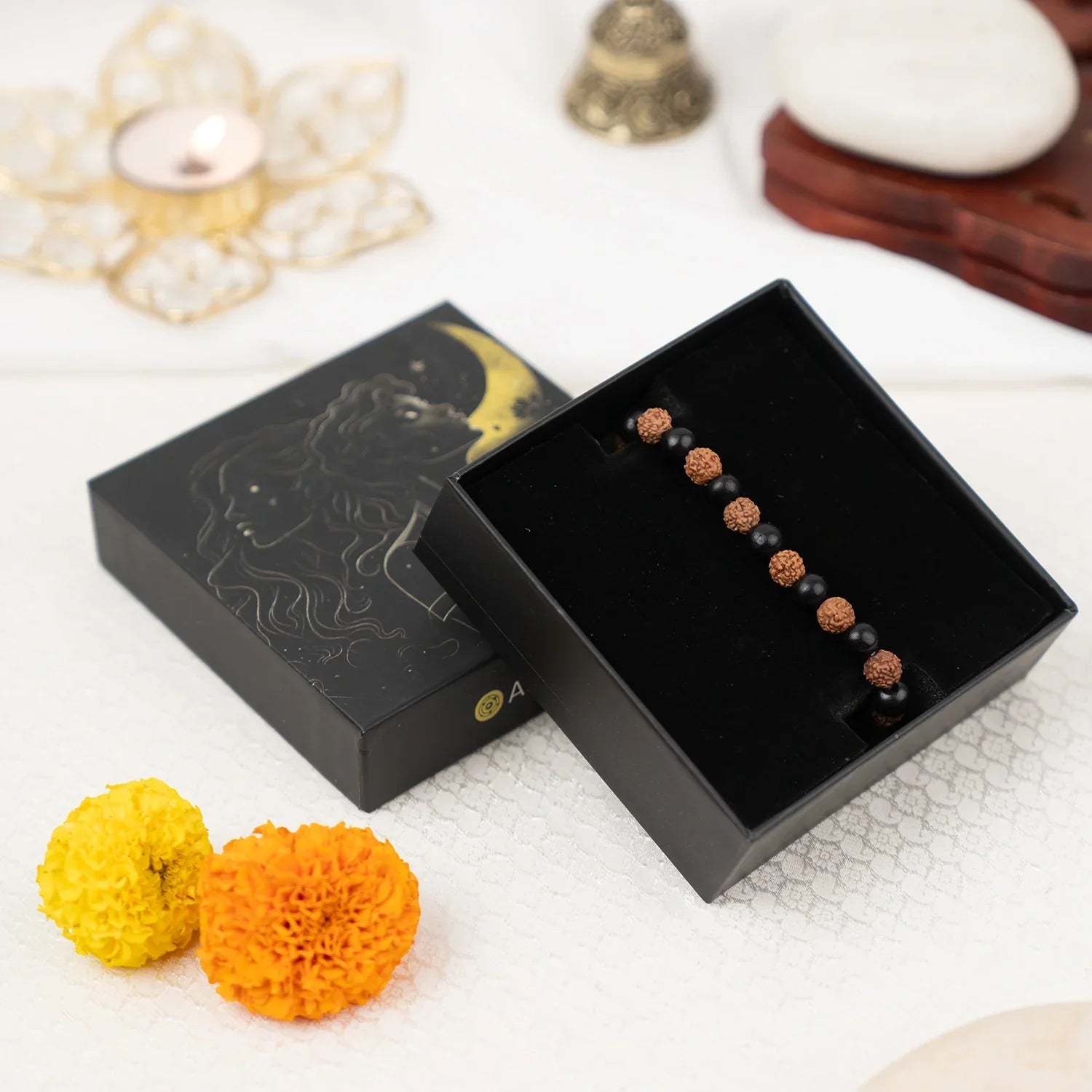 Divya Rudraksha Karungali Bracelet (8mm)